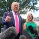 Leavitt gilt als Loyalistin Trumps. (Archivbild) - Bild: Manuel Balce Ceneta/AP/dpa