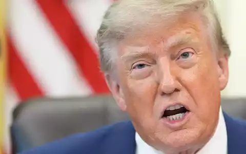 Zwei Medienorganisationen reichen Klage gegen den Premium-Dienst für Trumps Truth Social ein. (Symbolfoto) - Foto: Jacquelyn Martin/AP/dpa