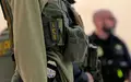 Die US-Einwanderungsbehörde ICE plant die Anschaffung von Elektroschock-Handschuhen. (Archivfoto) - Foto: Angelina Katsanis/AP/dpa