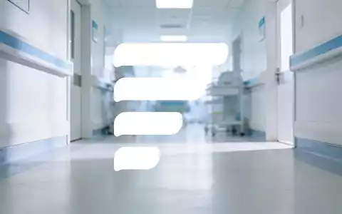 Moderner, heller Krankenhausflur als Symbol für Stabilität und Wachstum im Gesundheitssektor. - Foto: über boerse-global.de