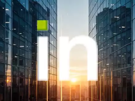 Moderne Architektur eines Bürogebäudes im Sonnenaufgang als Symbol für Investitionen und finanzielles Wachstum. - Foto: über boerse-global.de