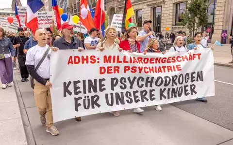 „Keine Psychodrogen für unsere Kinder“ - Foto: KVPM Deutschland. Zur honorarfreien Verwendung im Zusammenhang mit dieser Pressemitteilung. über pressetext.de