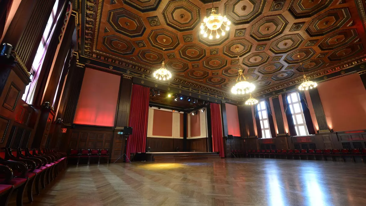 Blick in den Meistersaal, der als Hansa Studio 2 im Sommer 1977 Ort der Aufnahme von «Heroes» war. (Archivbild) - Bild: picture alliance / ZB