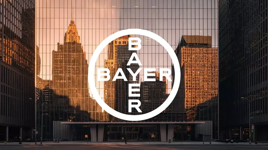 Bayer Stock Slips as Breakup Debate Intensifies Amid Debt and Legal Uncertainty