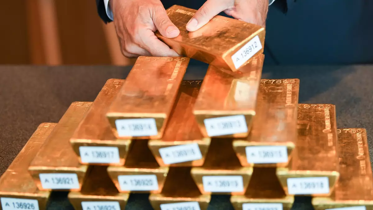 Die Bundesbank verwaltet die Goldreserven des deutschen Staates. (Archivbild) - Bild: Arne Dedert/dpa
