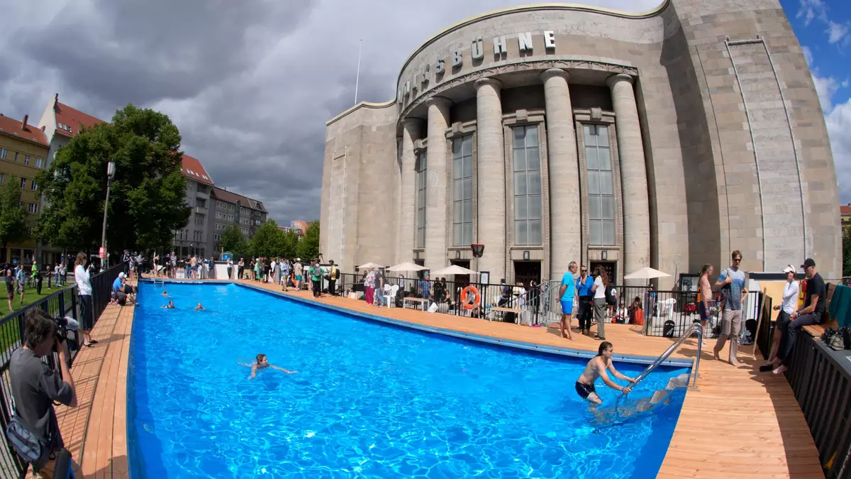Besucherinnen und Besucher können sich online Zeitfenstertickets für jeweils zwei Stunden sichern. (Archivbild) - Bild: Soeren Stache/dpa