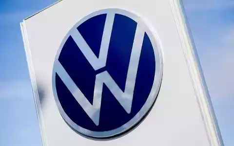 Der VW-Konzern setzt seinen Kurs zur stärkeren Fokussierung auf das Kerngeschäft fort. (Archivbild) - Foto: Hauke-Christian Dittrich/dpa