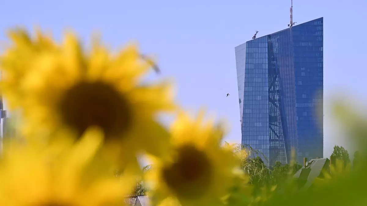 Die Währungshüter der Europäischen Zentralbank in Frankfurt setzen auf eine Vielfalt der Zahlungsmöglichkeiten. (Archivbild) - Bild: Jennifer Brückner/dpa