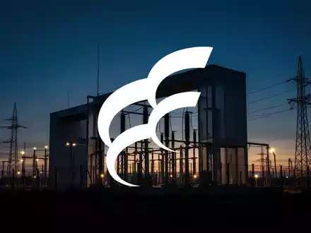 Moderne Energieinfrastruktur bei Dämmerung als Symbol für industrielle Herausforderungen und Kapitalmarktstimmung. - Foto: über boerse-global.de