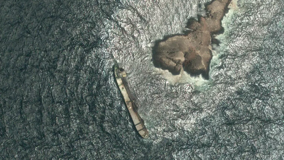 Satellitenbilder zeigen das Ausmaß der Verschmutzung durch den Tanker «Caroline Bezengi». - Bild: Uncredited/Pléiades © CNES 2026, Distribution Airbus DS/dpa