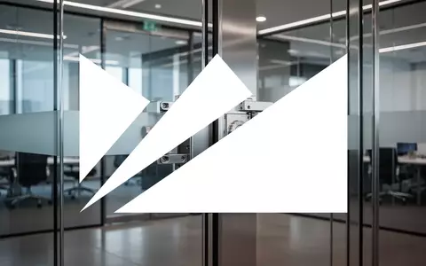 Abstrakte Darstellung eines modernen, hochwertigen Schließsystems in einer eleganten Büroumgebung. - Foto: über boerse-global.de