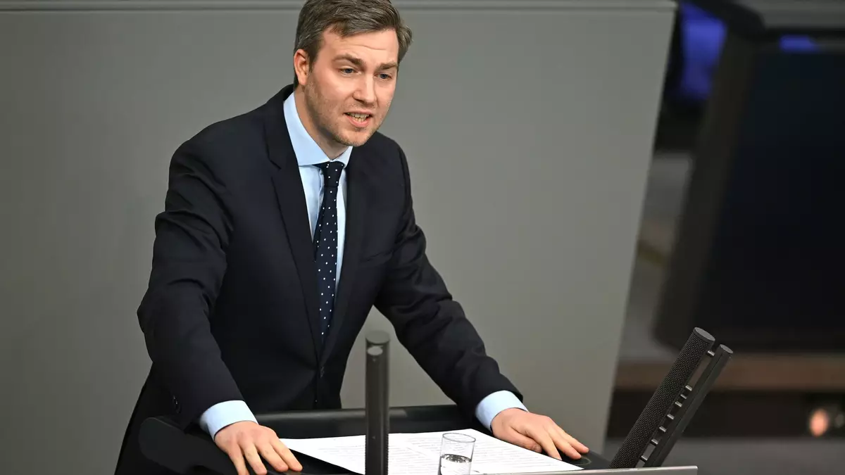 Frederik Bouffier (CDU) ist der Sohn des früheren hessischen Ministerpräsidenten Volker Bouffier. - Bild: Elisa Schu/dpa