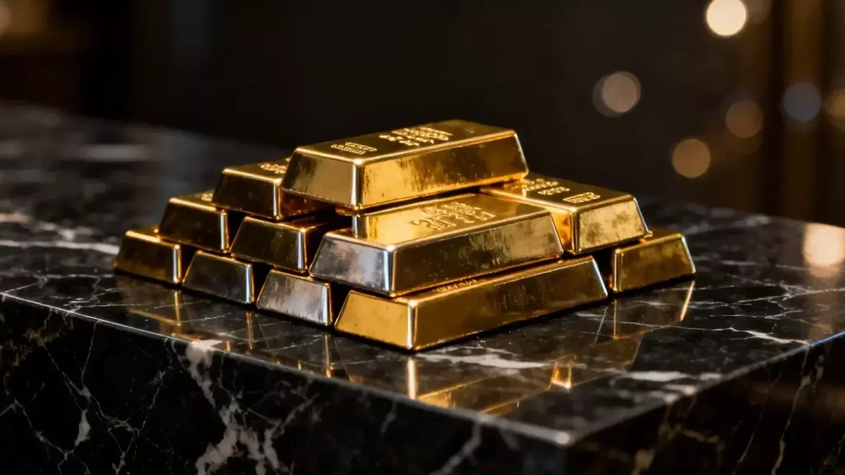 Gold Wavers Near $4,440 as Fed Split, Weak Jobs Data, and Dollar Slump Shape Outlook