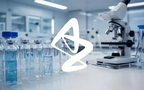 Abstrakte Darstellung eines modernen pharmazeutischen Forschungslabors mit Laborgeräten und Glasfläschchen. - Foto: über boerse-global.de