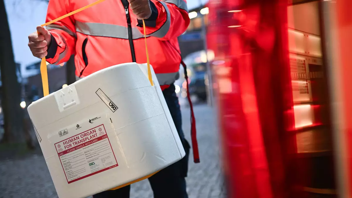 Wie kann es zu mehr Organspenden kommen? (Symbolbild) - Bild: Sebastian Gollnow/dpa