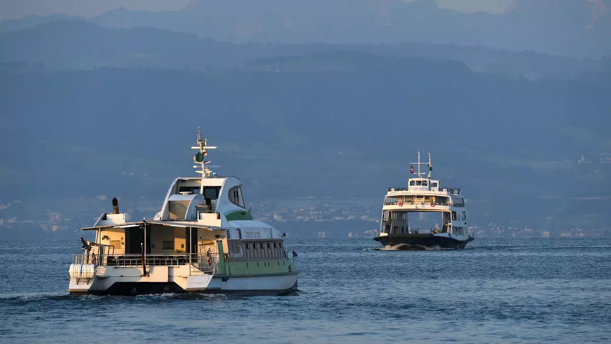 Der Schiffsverkehr im Konstanzer Hafen ist durch den Vorfall nicht beeinträchtigt. (Symbolbild) - Bild: Felix Kästle/dpa