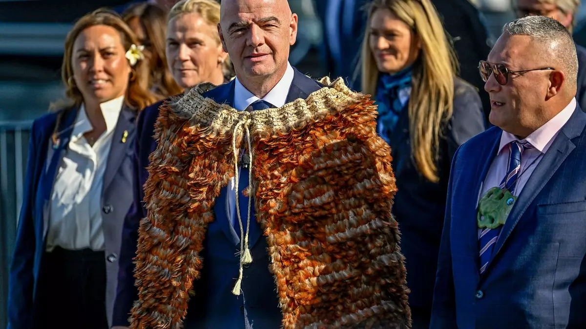 Gianni Infantino, hier bei der Auslosung der Frauen-WM 2023 in Auckland, hat nicht mehr das Vertrauen des neuseeländischen Verbands. (Archivbild) - Bild: Alan Lee/Photosport NZ via AP/dpa