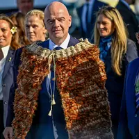 Gianni Infantino, hier bei der Auslosung der Frauen-WM 2023 in Auckland, hat nicht mehr das Vertrauen des neuseeländischen Verbands. (Archivbild) - Foto: Alan Lee/Photosport NZ via AP/dpa