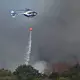Ob Löschhubschrauber, Wasserwerfer oder Panzer - in Hürtgenwald wird alles technisch Mögliche an den Start gebracht, um den Waldbrand zu bekämpfen. - Bild: Federico Gambarini/dpa