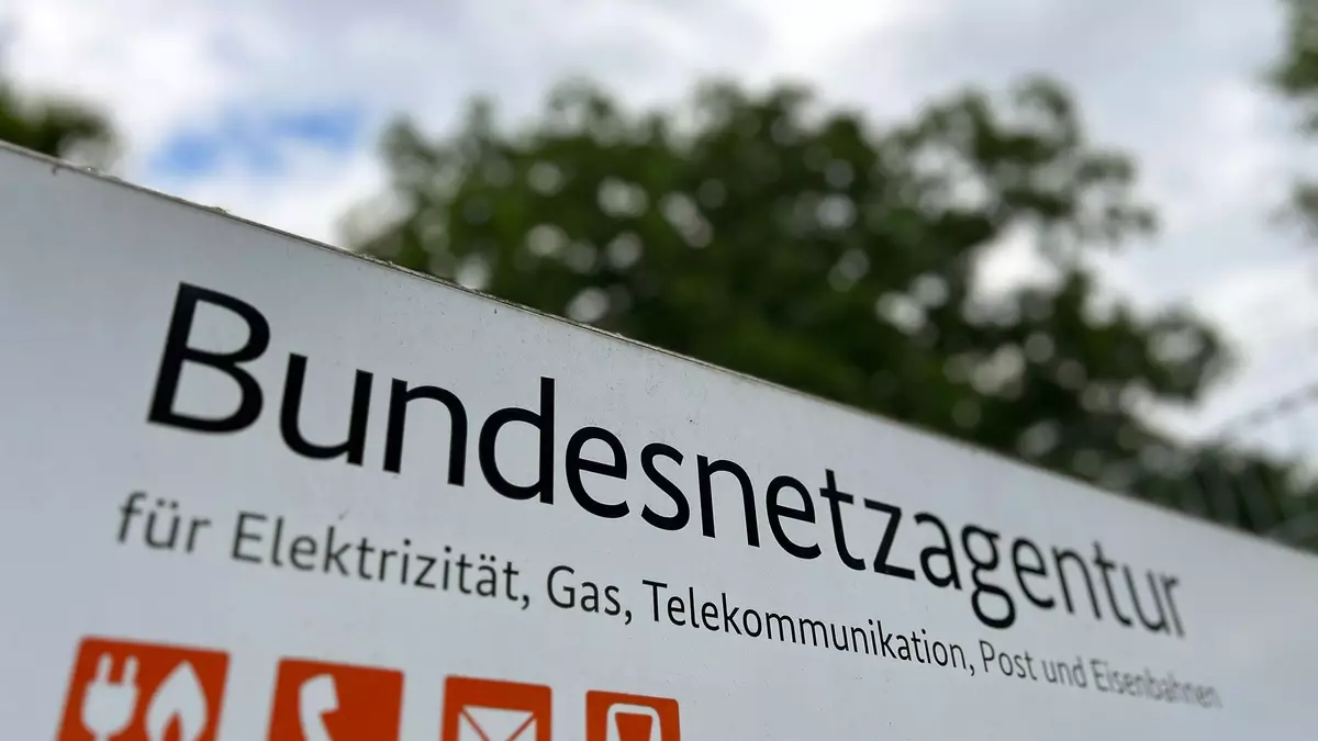 Die Deutsche Bahn geht gerichtlich gegen einen Beschluss der Bundesnetzagentur vor, mit dem der Wettbewerb im Fernverkehr gestärkt werden soll. (Symbolbild) - Bild: Wolf von Dewitz/dpa