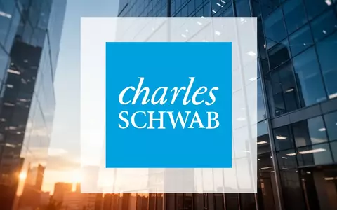 Abstrakte Darstellung eines modernen Bürogebäudes bei Sonnenuntergang als Symbol für Finanzwachstum und Stabilität. - Foto: über boerse-global.de