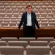 Der neue GMD und Intendant ist erst 25 Jahre alt.  - Bild: Fabian Strauch/dpa