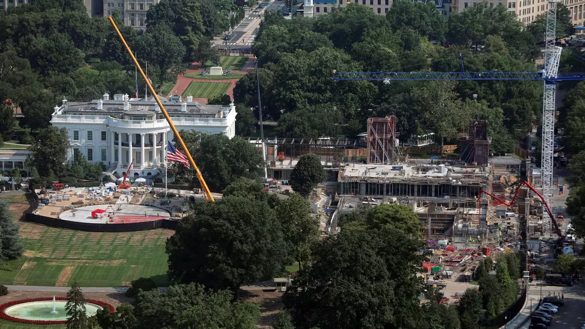 Trump erhofft sich grünes Licht vom Supreme Court für den Bau seines Prestigeprojektes. (Archivbild) - Bild: Rahmat Gul/FR172204 AP/AP/dpa
