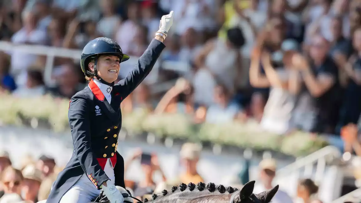 Titel verteidigt: Charlotte Fry - Bild: Rolf Vennenbernd/dpa