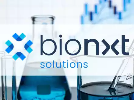 Abstrakte Darstellung eines modernen Biotechnologie-Labors mit Fokus auf wissenschaftliche Forschungsarbeit. - Foto: über boerse-global.de