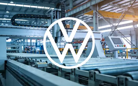 Moderne industrielle Fertigungshalle mit Fokus auf Schwermaschinenbau und industrielle Investitionen. - Foto: über boerse-global.de