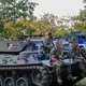 Die Bundeswehr unterstützt bei der Brandbekämpfung. - Bild: Thomas Banneyer/dpa