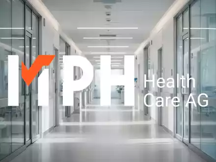 Moderne, lichtdurchflutete Krankenhausarchitektur als Symbol für Wachstum im Gesundheitssektor - Foto: über boerse-global.de
