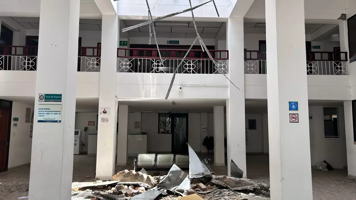 Das Krankenhaus nach dem Erdbeben.  - Bild: Philipp Znidar/dpa