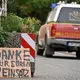 Eine Dankesbotschaft im Waldbrandgebiet - auch ein Herz ziert das Schild.  - Bild: Federico Gambarini/dpa