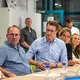 Nordrhein-Westfalens Ministerpräsident Hendrik Wüst hat sich im Lagezentrum informiert.  - Bild: Christian Knieps/dpa