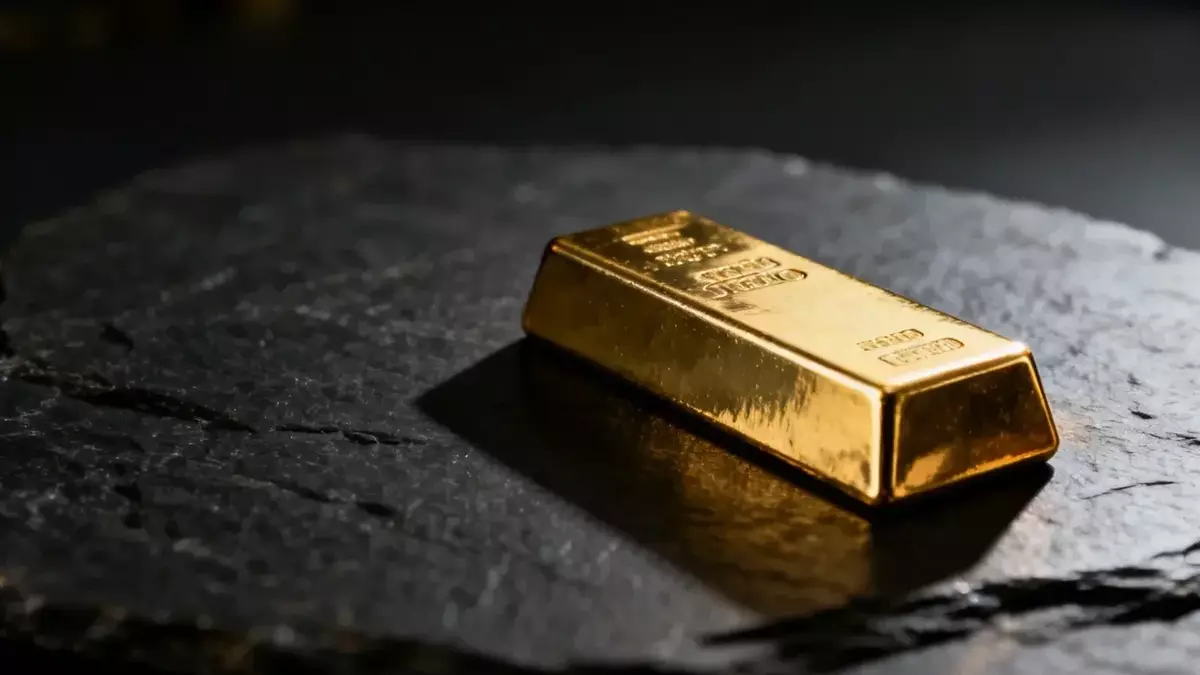 Gold Prices Split as Banks Diverge on Forecasts; Inflation Data and China Demand Weigh