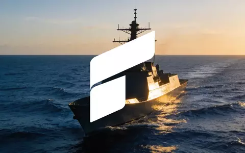 Ein modernes Kriegsschiff auf hoher See symbolisiert maritime Verteidigung und Rüstungstechnologie. - Foto: über boerse-global.de