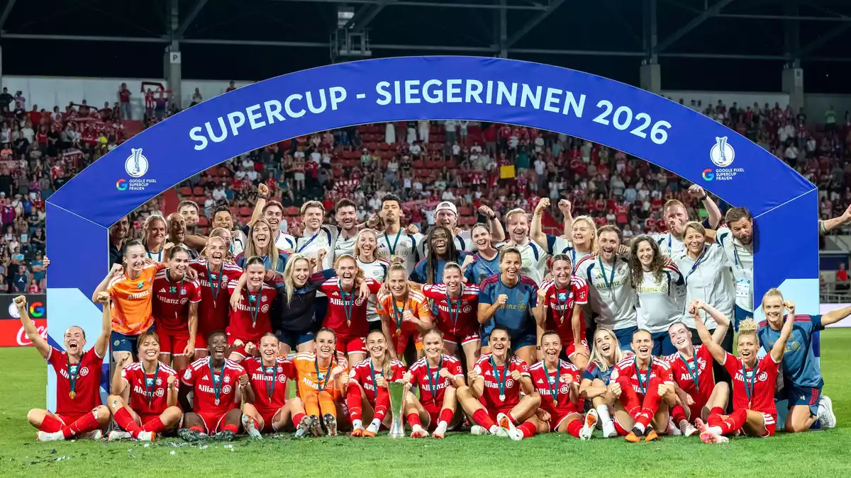 Wieder geschafft. Die Bayern-Frauen holen erneut den Supercup. - Bild: Peter Kneffel/dpa