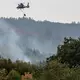 Löscharbeiten in Hürtgenwald. Die Lage hat sich leicht entspannt, die Löscharbeiten gehen aber weiter. - Bild: Christian Knieps/dpa
