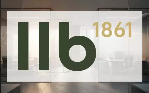 Modernes, minimalistisches Bürointerieur mit warmem Licht, das Stabilität und finanzielle Transparenz symbolisiert. - Foto: über boerse-global.de