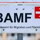 Erst ging es vor allem um Straftäter und sogenannte Gefährder. Inzwischen überprüft das Bundesamt für Migration und Flüchtlinge (Bamf) auch bei anderen Menschen aus Syrien, ob sie noch Anspruch auf Schutz haben. (Symbolbild)  - Bild: Patrick Pleul/dpa
