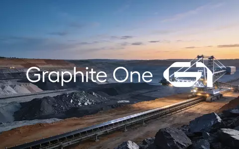 Abstrakte Darstellung einer modernen industriellen Bergbauanlage in einer weitläufigen Landschaft bei Sonnenaufgang. - Foto: über boerse-global.de