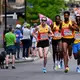 Richard Ringer (l-r), Samuel Fitwi und Amanal Petros waren beim EM-Marathon in einer Spitzengruppe dabei. - Bild: Sven Hoppe/dpa