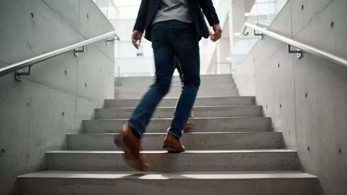 Gesundheitsstudien 2026: Weniger Schritte, mehr Treppen und Tanz für die Fitness