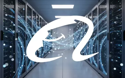 Moderne Serverinfrastruktur mit leuchtenden Glasfaserkabeln als Symbol für Cloud-Wachstum und digitale Transformation. - Foto: über boerse-global.de