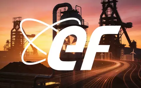 Moderne Industrieanlage bei Sonnenuntergang als Symbol für den Energiesektor und Rohstoffabbau. - Foto: über boerse-global.de