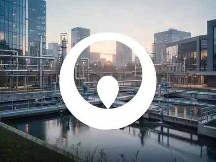 Moderne Wasseraufbereitungsanlage im sanften Licht der Morgendämmerung als Symbol für nachhaltiges industrielles Wachstum. - Foto: über boerse-global.de