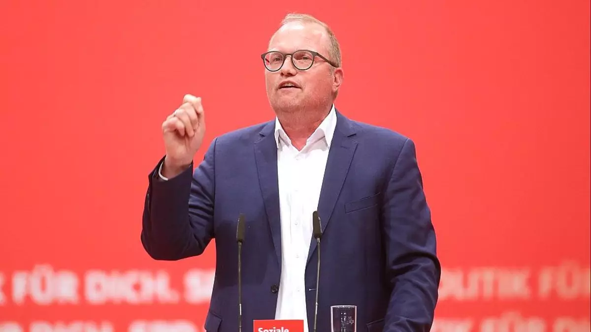 NRW-SPD-Spitzenkandidat will an Altersteilzeit länger festhalten