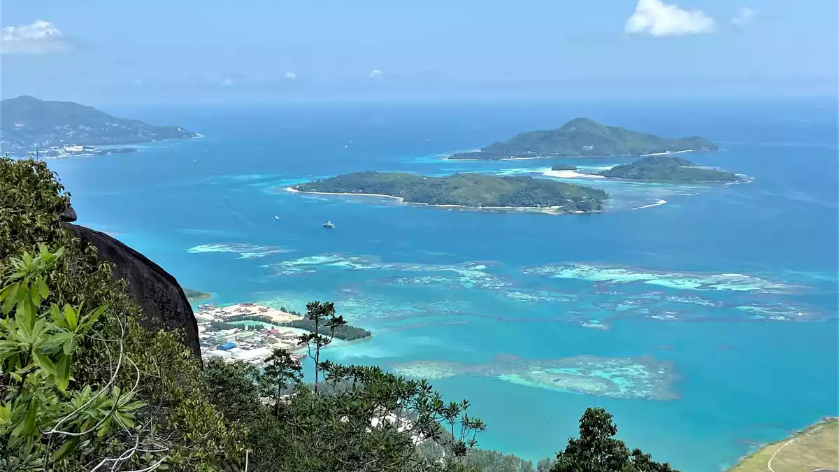 Die Seychellen sind für viele Urlauber ein Traumziel. (Archivbild)  - Bild: Stephanie Von Aretin/dpa-tmn
