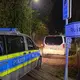 Etwa 30 Menschen mussten in der Nacht evakuiert werden. - Bild: Kevin Schößler/dpa